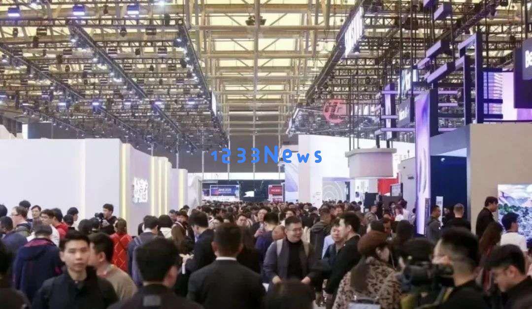 DeepSeek横扫家电行业！走过三万步，带你揭秘AWE展会最畅销的AI黑科技盛宴