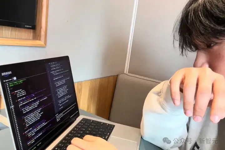 哥大本科生靠AI横扫硅谷大厂offer，学校震怒！预言码农两年内淘汰准备退学