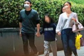 林心如与霍建华带着可爱的女儿外出，霍建华化身“女儿控”，8岁小海豚甜美动人