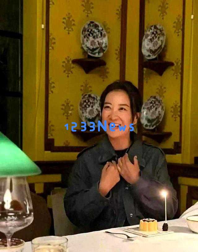 贾玲庆生穿西装引发减肥话题，她的导演之路将会发展到何种程度？