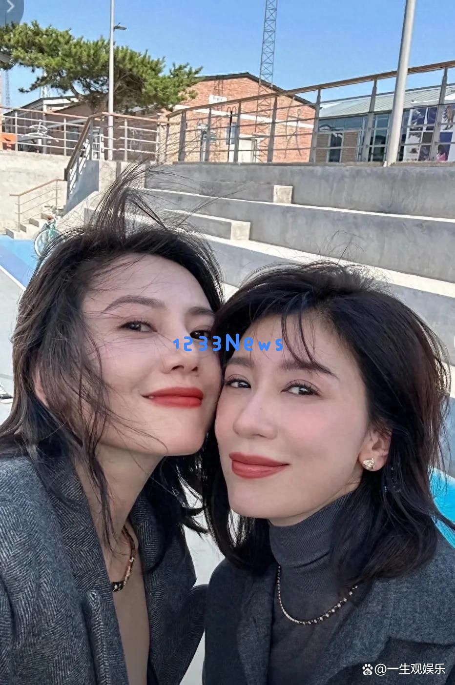 高圆圆与贾静雯的完美搭配：为何这两位美女如此耀眼动人，令人赞叹不已