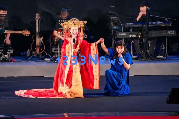 “金八点”、“丁八点”巅峰对决！金佩珊与丁当共唱《神雕侠侣》场面火爆全场