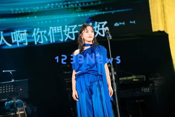 “金八点”、“丁八点”巅峰对决！金佩珊与丁当共唱《神雕侠侣》场面火爆全场