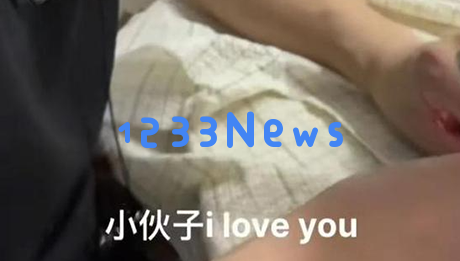 浙江一男子被心仪女孩表白时竟意外低头忙于工作，女孩内心疑惑：她真的不感到激动吗？