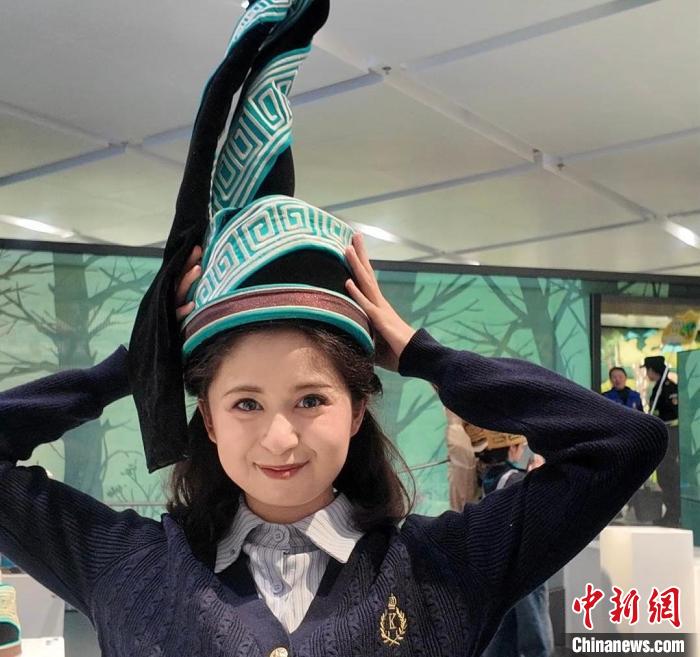 多民族“主播团”在新疆探寻中华民族共同体的历史记忆与文化传承