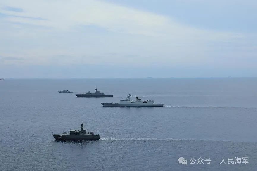 全力以赴深入报道“中新合作_2025”海上联合演习的实兵演练现场