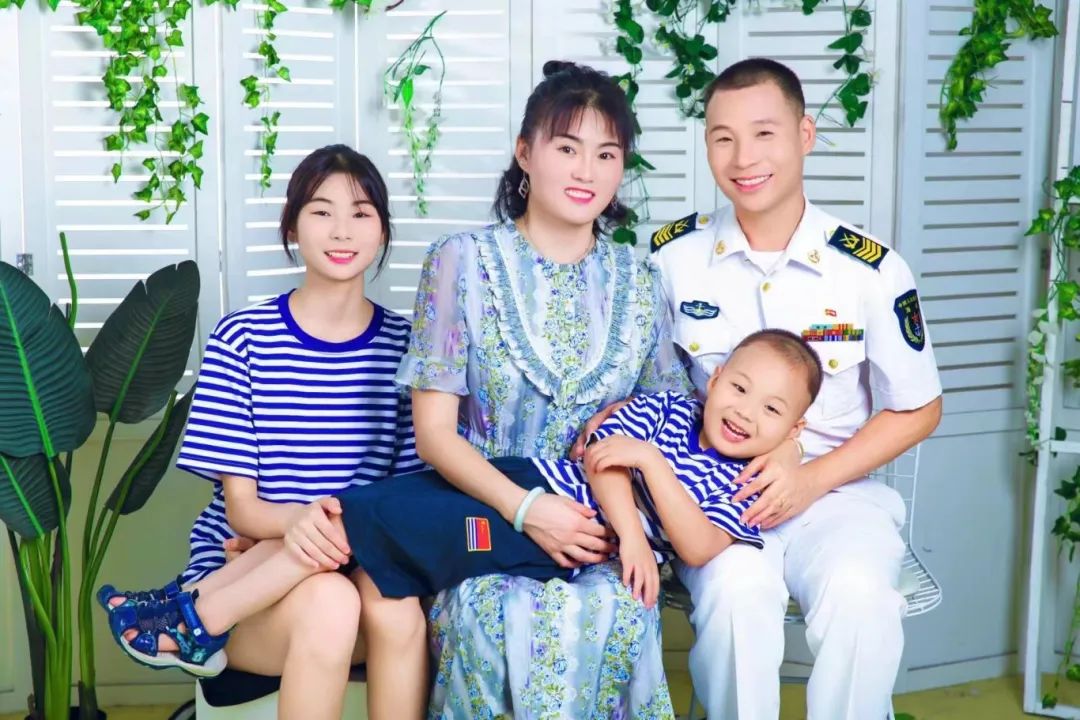 左手握住你，右手致敬！在520这一天，聆听军人恋爱的动人故事