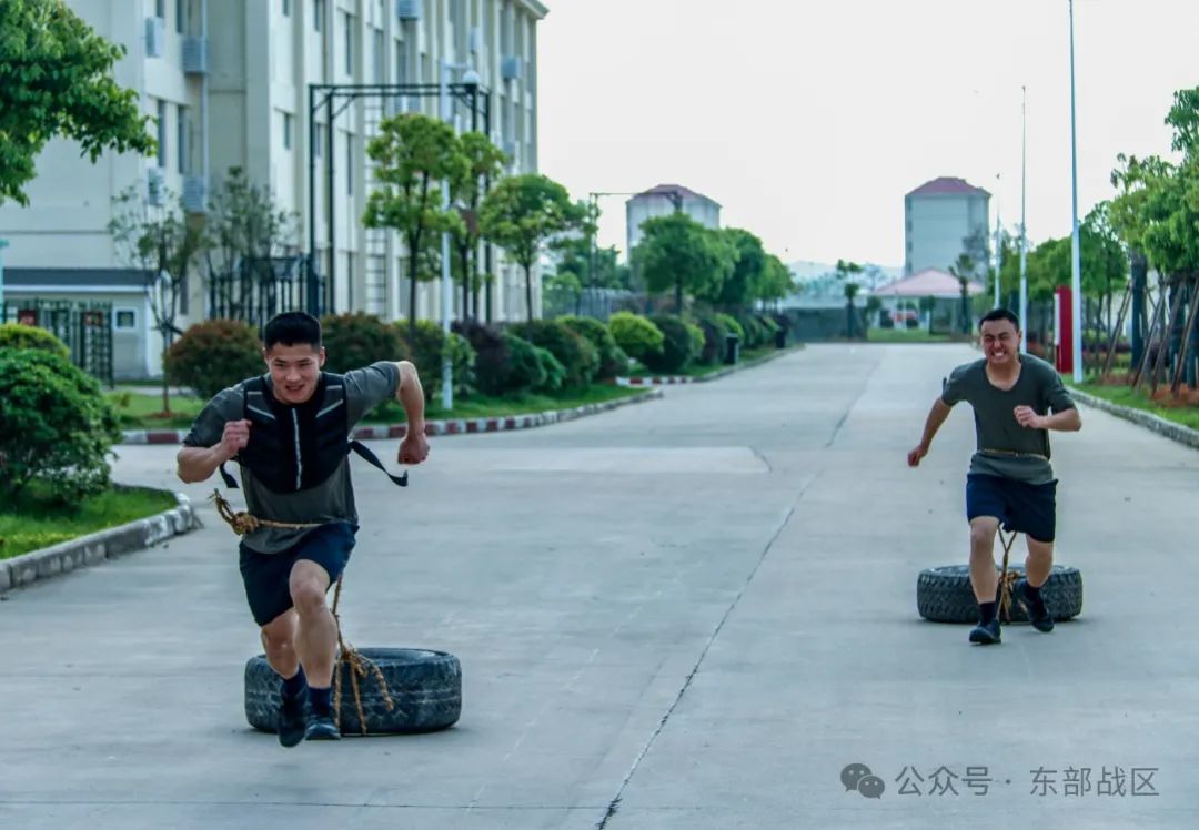 这位00后班长真是厉害！在短短3年内荣获集体三等功一次和个人三等功两次