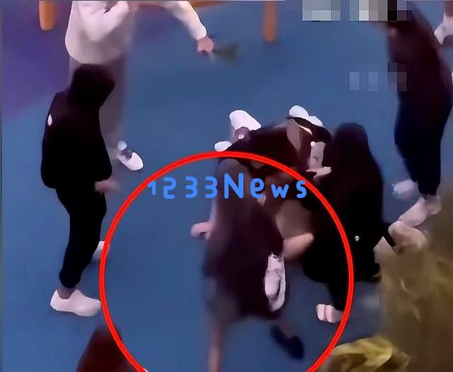 澳大利亚华人围殴事件最新更新：施暴者被捕后痛哭，总领馆对此事件做出官方回应