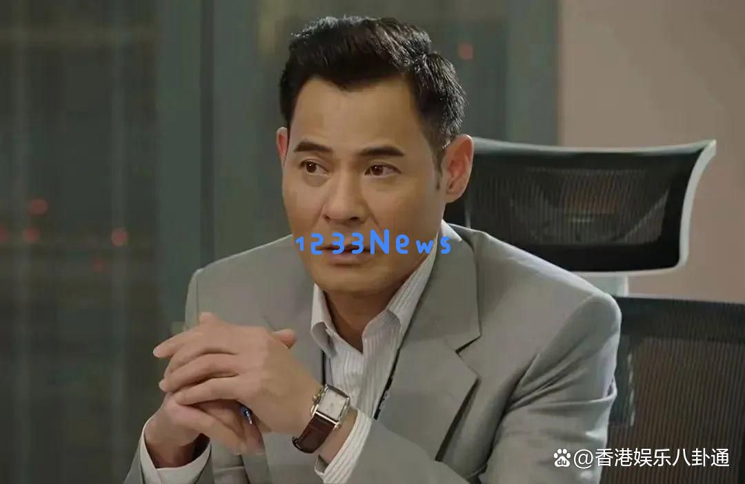 TVB“最佳男配”黄智贤在地铁被粉丝偶遇，网友纷纷评论认出脸却不知名