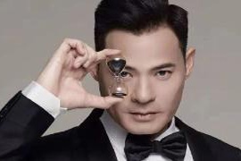 TVB“最佳男配”黄智贤在地铁被粉丝偶遇，网友纷纷评论认出脸却不知名