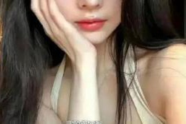 网红晓雪再次揭露李现的内幕，聊天记录与通告单相关联，离婚身份引发热议