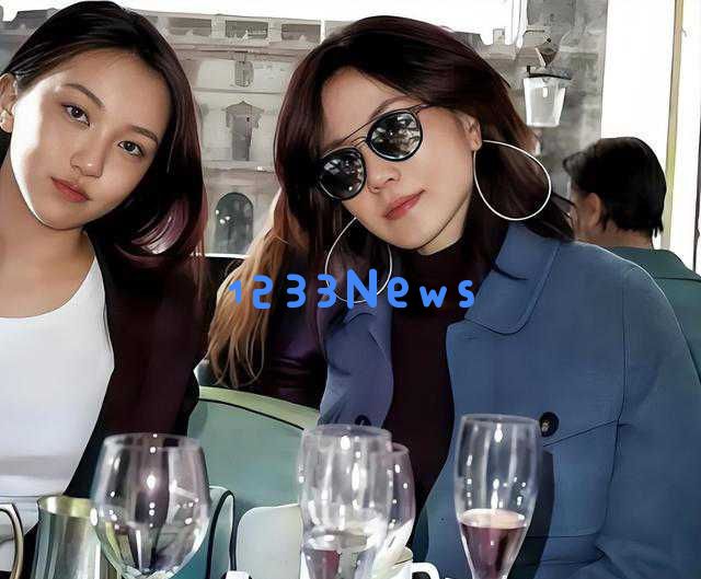 “锋菲”在日本度假被拍，王菲身材发福明显与张柏芝形成鲜明对比！