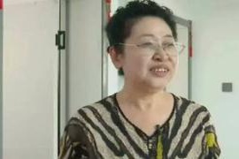 66岁老大爷因寂寞难耐，寻求年轻美丽的伴侣，最终在同一天与52岁大妈领取结婚证