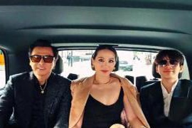 甄子丹携妻儿出席电影首映，帅气儿子引人注目，汪圆圆优雅坐姿尽显贵气