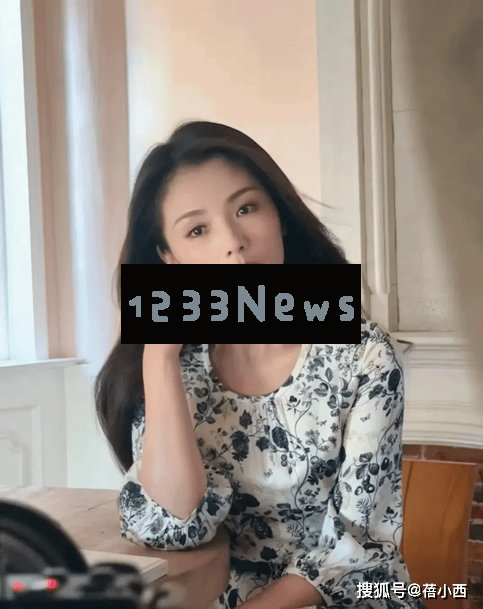 刘涛引领“无龄感”风潮：条纹T恤搭牛仔裤，谁能看出她是妈妈？