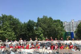 端午节庆典在郑州文博广场举行，包括画龙舟与缝香囊等非遗文化艺术活动