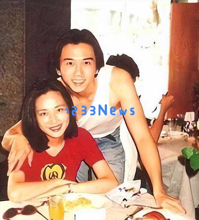 年过六旬的温兆伦重返娱乐圈，魅力依旧令人瞩目，家庭幸福美满令人羡慕