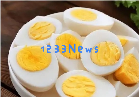 每天一个鸡蛋是最佳营养选择还是心血管健康的隐患？哪些人需要限制摄入量？