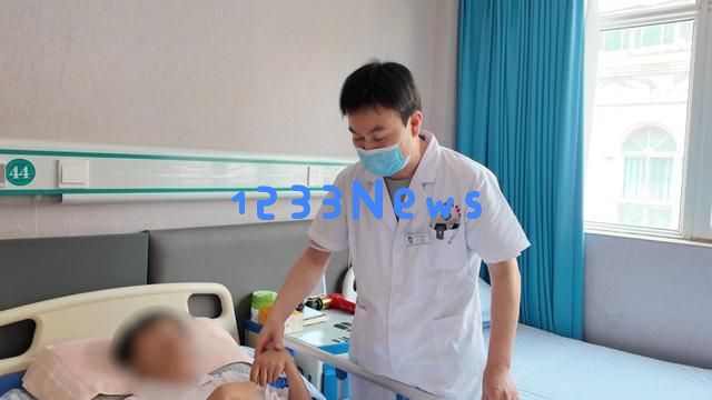 19岁男子入室伤人后悠闲点外卖，年轻母亲护女遭袭致大脑萎缩如老年人，嫌疑人家属不愿现身