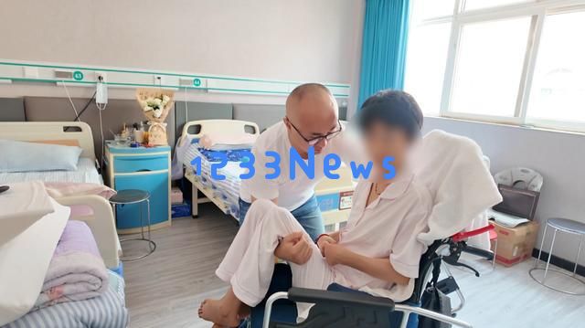 19岁男子入室伤人后悠闲点外卖，年轻母亲护女遭袭致大脑萎缩如老年人，嫌疑人家属不愿现身