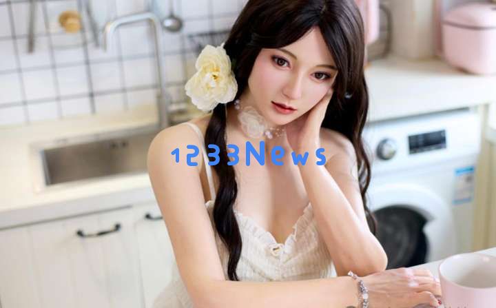 AI成人娃娃火了，当情趣娃娃用上DeepSeek，赛博女友真来了