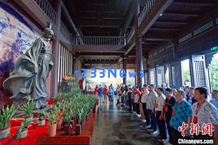 
两岸同胞端午祭屈原：共襄中华文化盛典，传承千年之美
