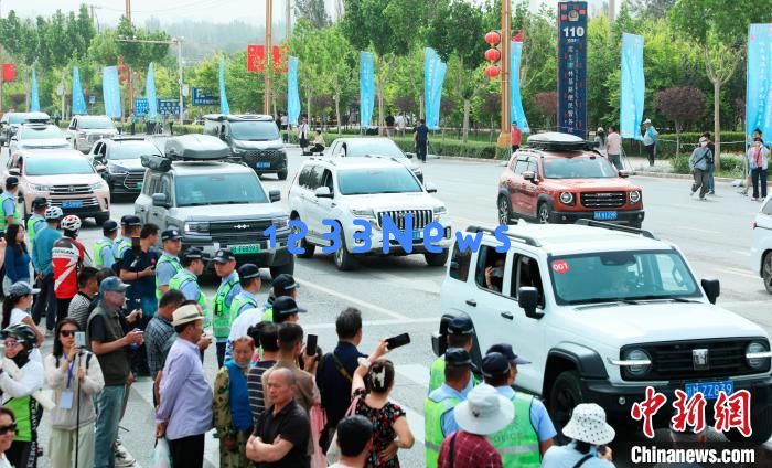 
新疆独库公路恢复通车 “最美天山路”迎四方游客，畅游天山之美的绝佳之选
