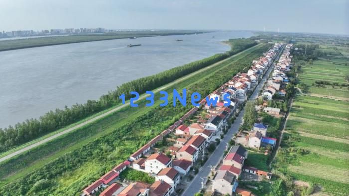 
习近平总书记关切事｜我们的名字叫“长江”——三个沿江村庄的变迁故事
：长江的荣耀与梦想，当地村民的蜕变与辉煌
