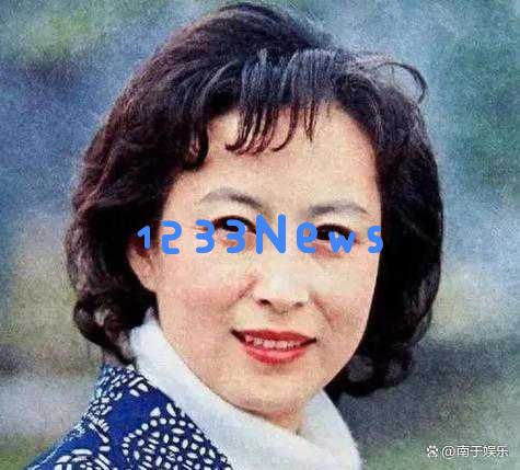 她是邬君梅的母亲，84岁依然气质出众，母女俩同样有着卓越的演艺才华
