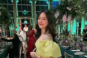 李湘带女儿庆六一，王诗龄享受粽子蘸白糖，背奢侈LV包高端餐厅就餐