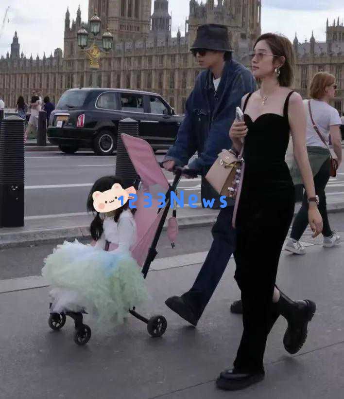 小花为邓超拍摄杂志特别企划，插画全由她亲自创作，孙俪对此感到非常自豪