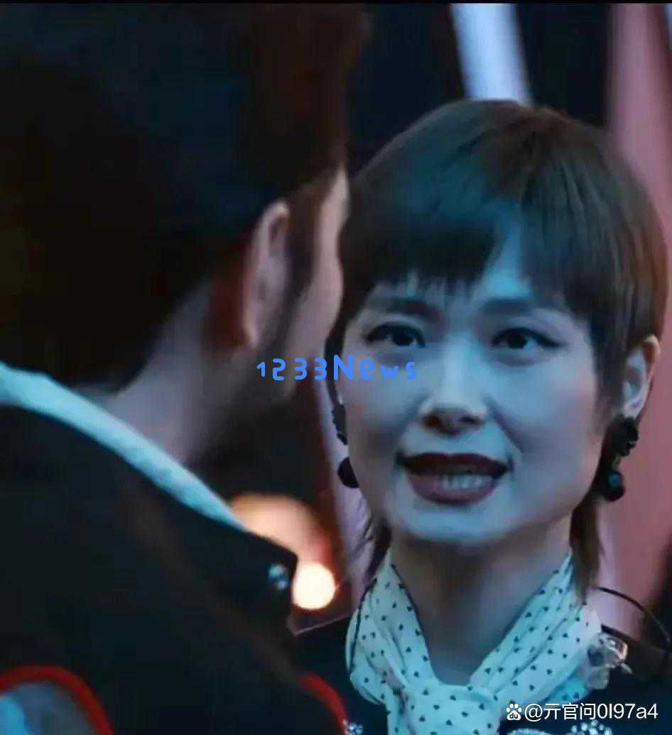李宇春新近影像曝光，妆容变化引发网友热烈讨论与反响