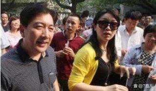 水均益：曾被全网攻击逼迫离开主持圈，目前他的生活和事业现状如何？