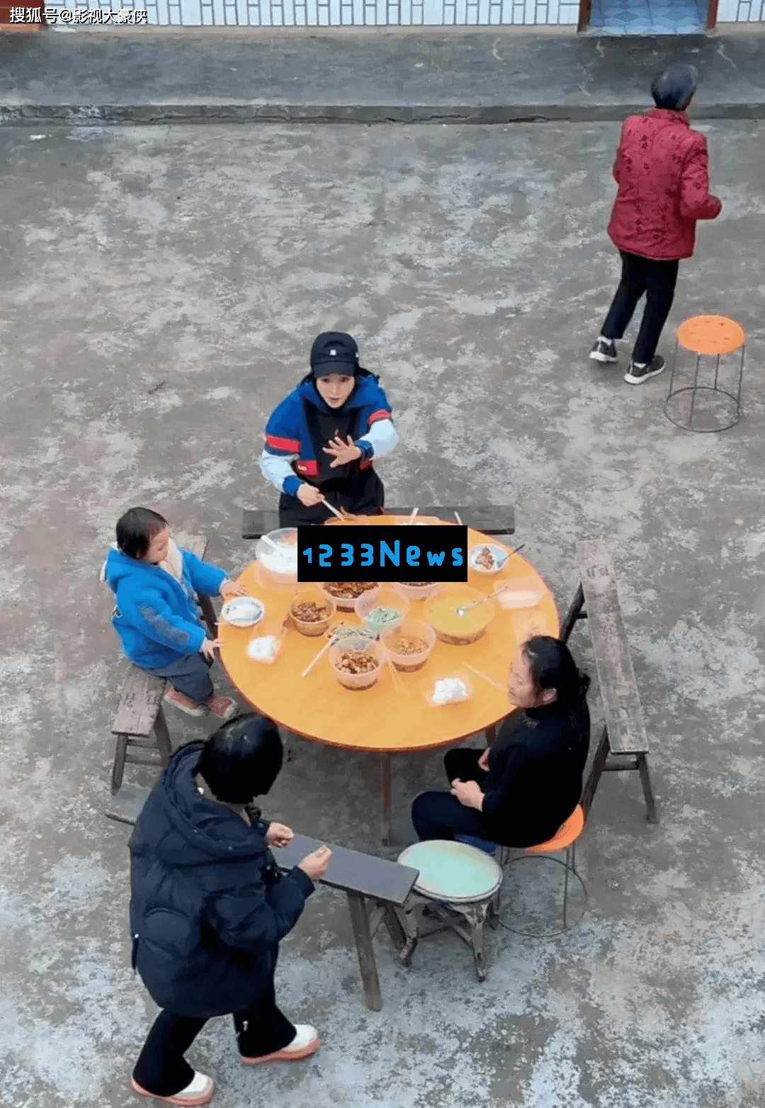 柳岩回老家衡阳探亲，哥哥罕见现身，祖宅展现典雅与温馨的气氛！