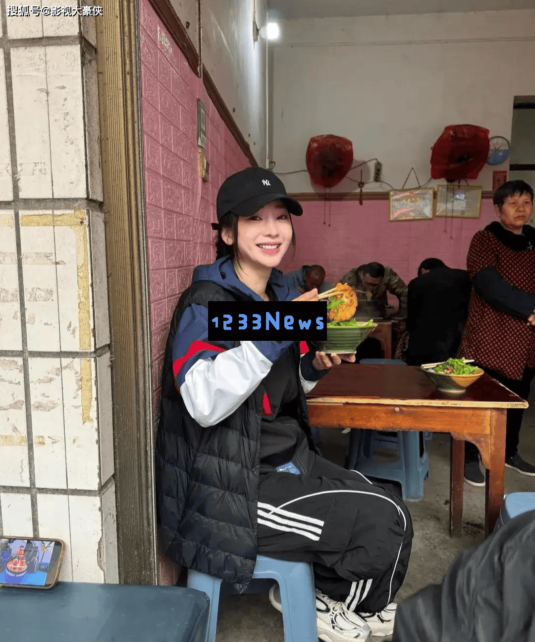 柳岩回老家衡阳探亲，哥哥罕见现身，祖宅展现典雅与温馨的气氛！