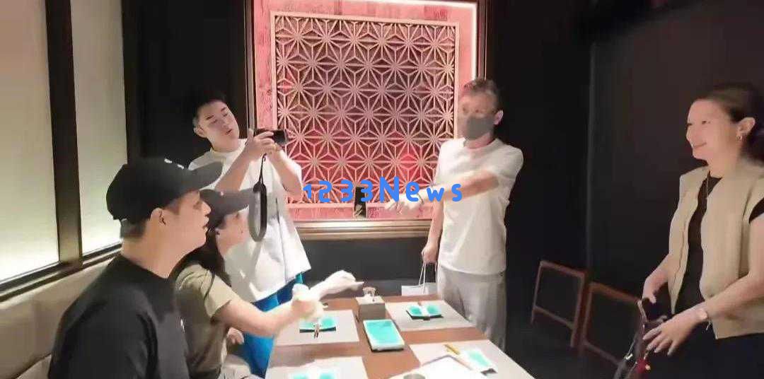 陈赫宴请朋友，李乃文携伴侣首次公开露面，马頔与李纯低调出席活动！