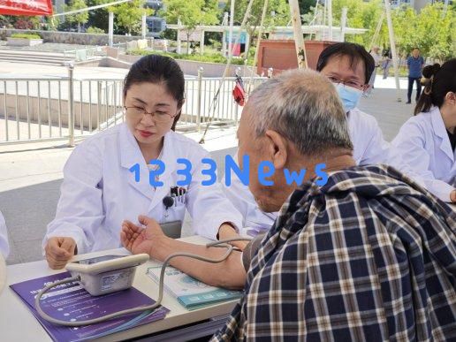 烟台毓璜顶医院走进学府社区积极开展偏头痛关爱月义诊活动多学科协作助力患者实现“无痛生活”