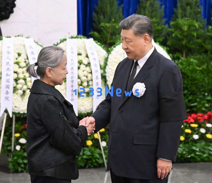 许其亮同志遗体在京火化 习近平等到八宝山革命公墓送别：群英荟萃的最后敬礼