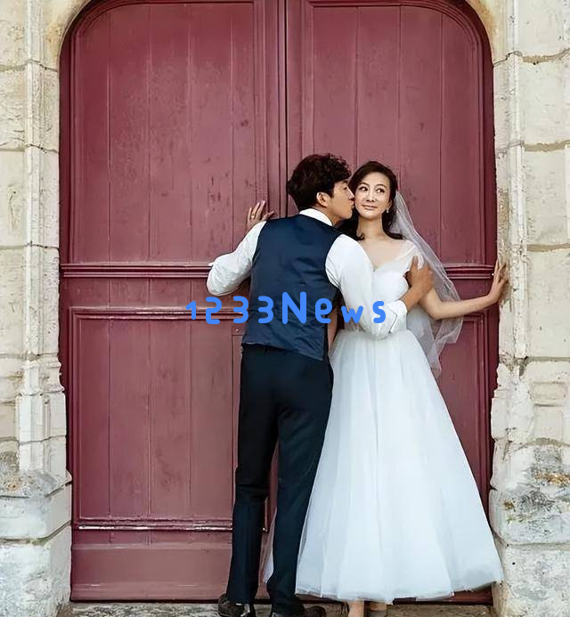 错过蒋欣40岁与高斯走入婚姻，王阳的成长历程为内娱带来了深刻启示