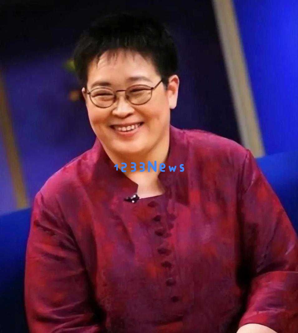 央视三位冻龄女神主持人为何一直单身？她们的颜值让人惊艳，背后单身原因竟然惊人相似