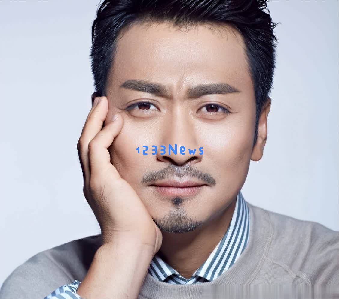 太搞笑了！为了得到肖战的签名，他竟然被家人逼着演《藏海传》！