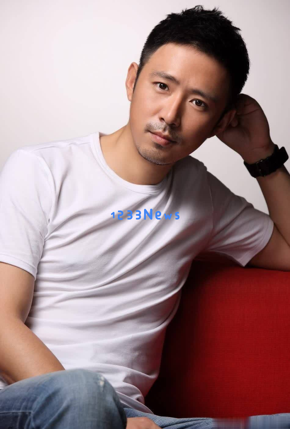 演员高鑫婚后17年不下厨洗碗，财务全交给妻子打理，简直是人间清醒的典范