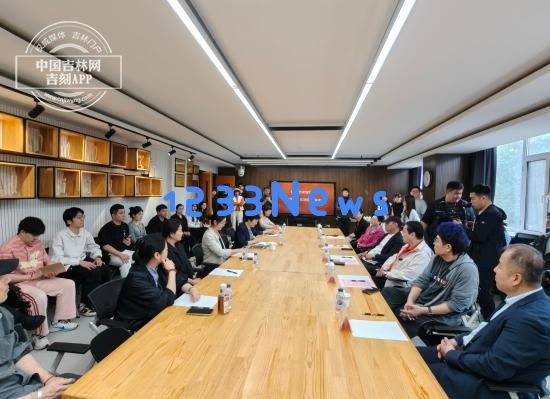 在岁月的流转中，校友们的归来让越山海的重逢洋溢着无尽的温情与热情