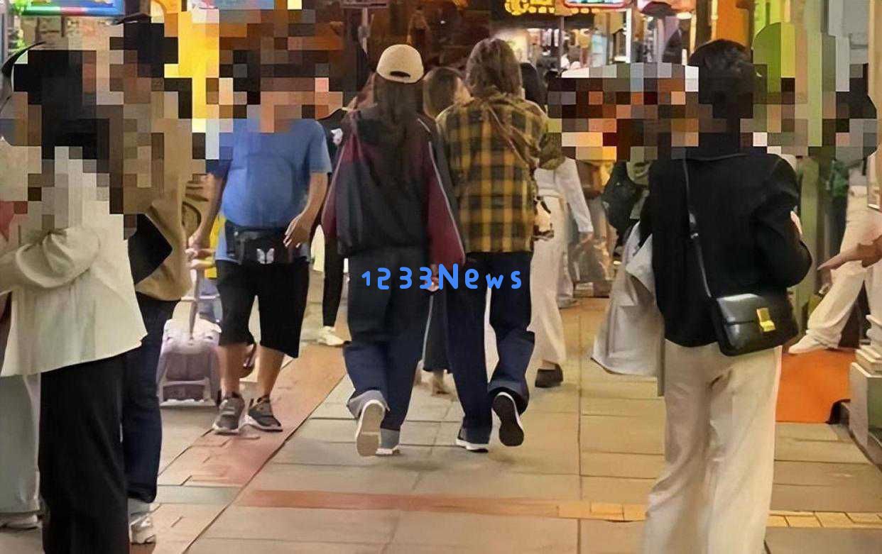 36岁杨颖素颜吃粉被无视，经纪人面露不悦，娱乐圈为何如此现实