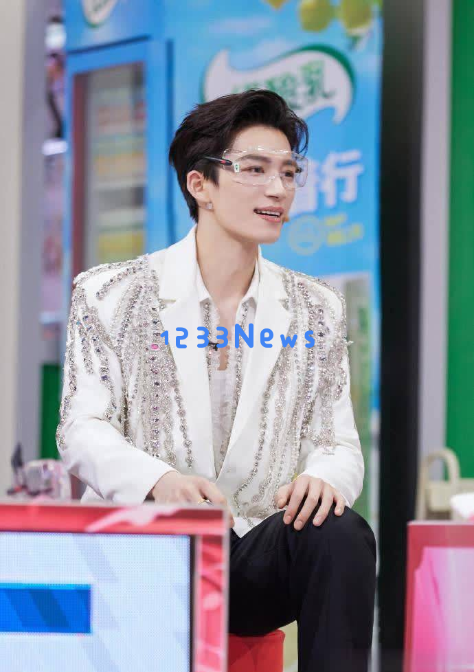 《你好星期六》王鹤棣再次亮相，王星和高瀚宇携手演绎卧龙凤雏的精彩故事