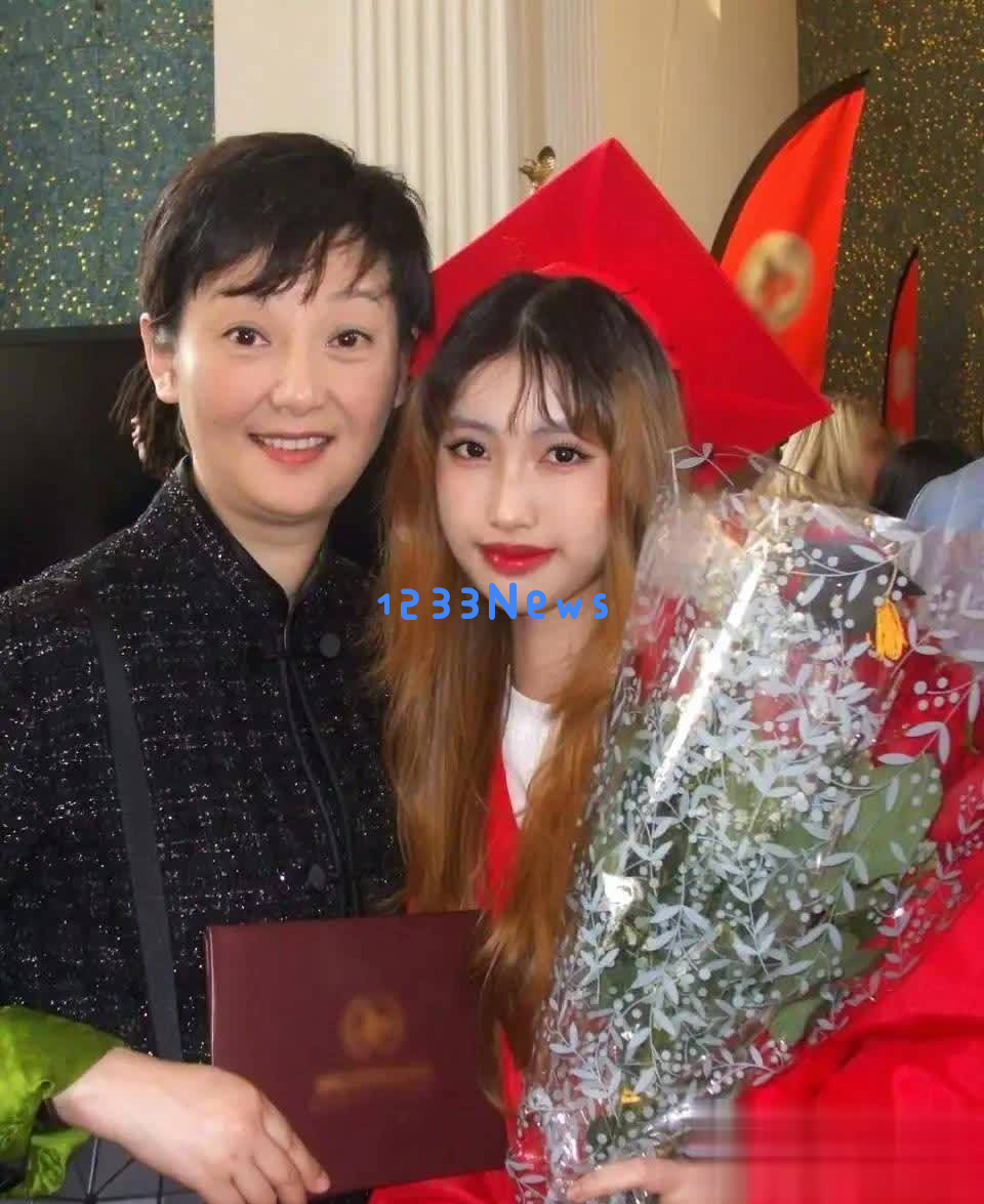 冯小刚女儿19岁分享美国高中毕业照片，引发热议或将进入娱乐行业