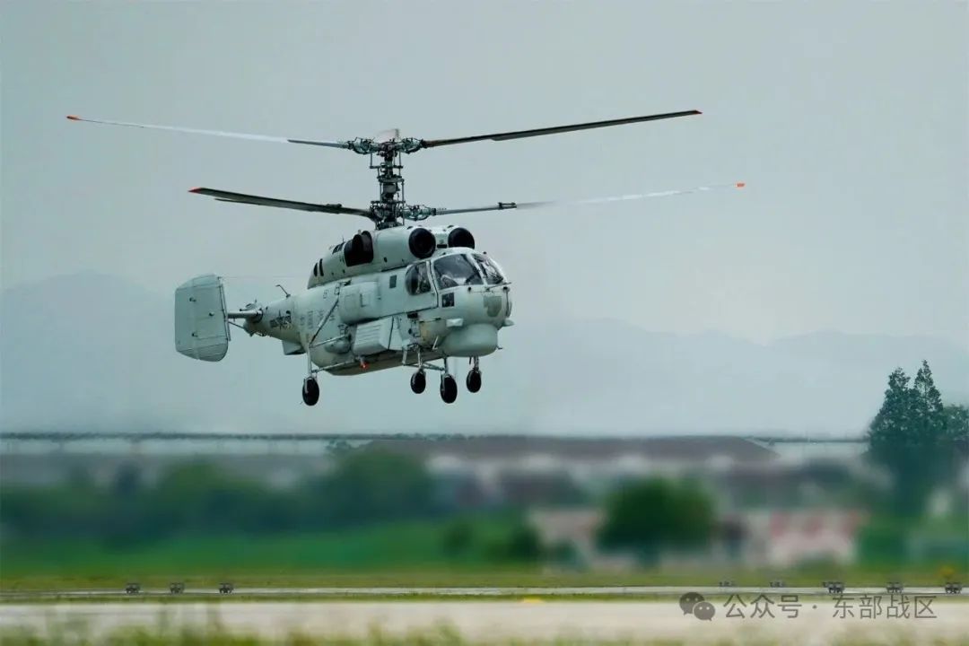 恶劣天气条件下，勇敢升空作战的决心与挑战！