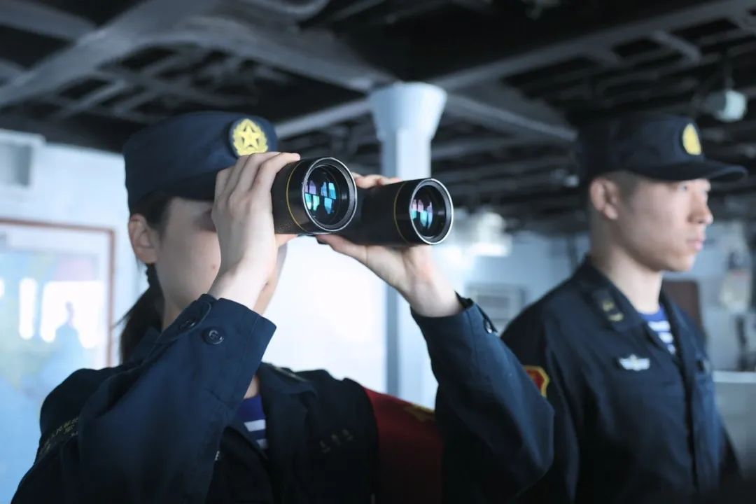 万吨级大驱拉萨舰最新动态画面曝光，引发众人瞩目