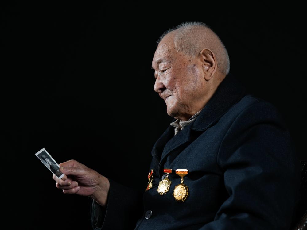 揭秘抗战胜利80周年：“地雷战”英雄刘寿山的亲身经历：如何将敌人一举炸毁！